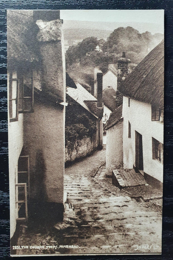 Great Britain Old Postcard. n° 2831; The Church Steps Minehead. Unused - StampsPhilately